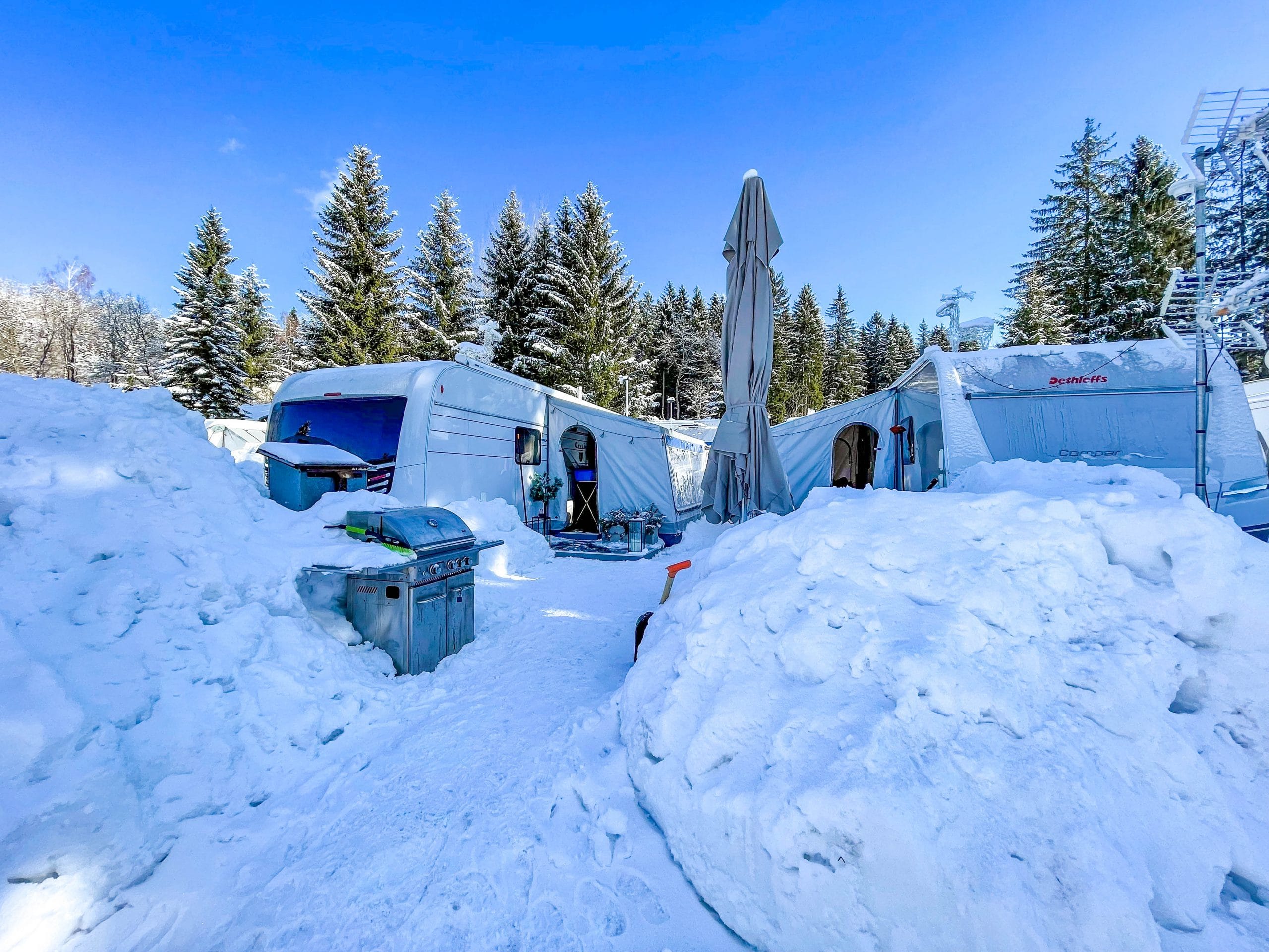 Jak na zimní kempování a kde hledat ta správná místa? A je třeba mít zimní paket?